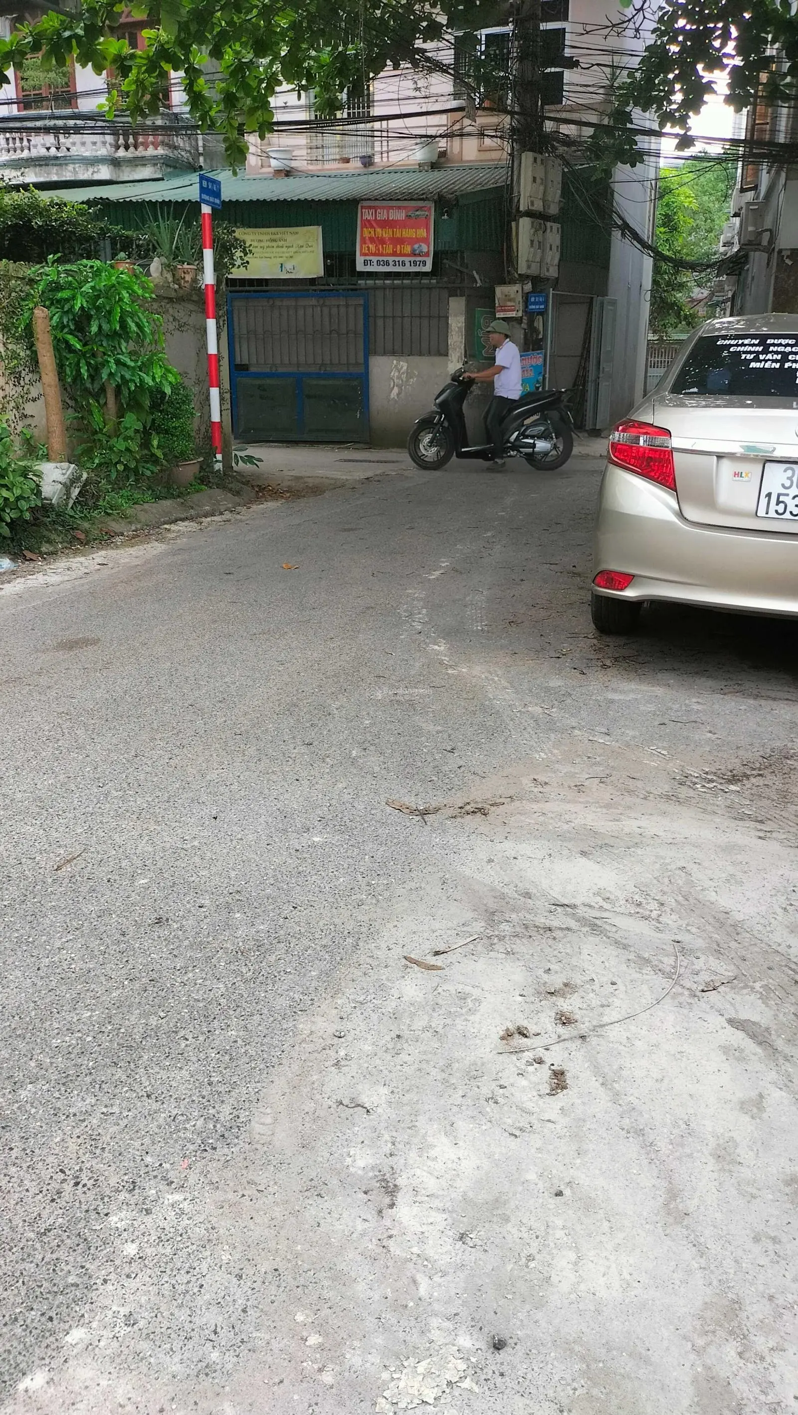 View hồ vườn hồ Long Biên* kinh doanh - nghỉ dưỡng, 3 tầng x 90m2 bề thế, MT 8,2m, ô tô đỗ ngày đêm