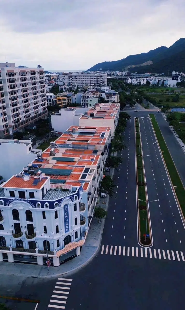 Nhà shophouse 4 tầng mặt tiền kinh doanh đường Võ Văn Kiệt A1 KĐT VCN Phước Long, có sổ hồng