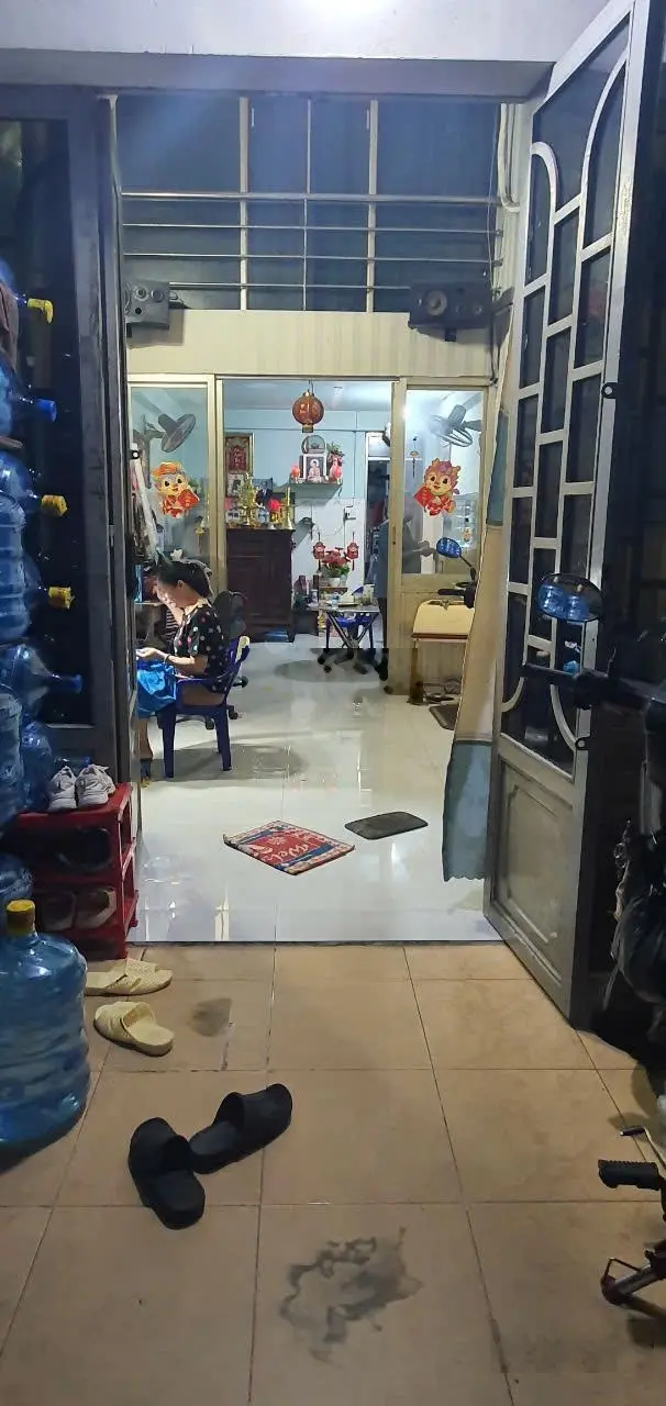 Hẻm thông xe 7 chổ TKTQ 5x9m 2 lầu giá 5,1 tỷ