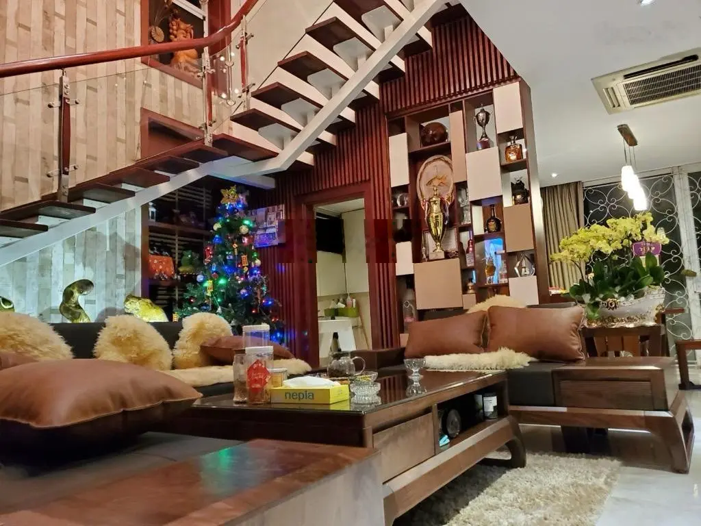 Cần bán Biệt thự KĐT Bán Đảo Linh Đàm diện tích 250m, 4 tầng giá 68 tỷ