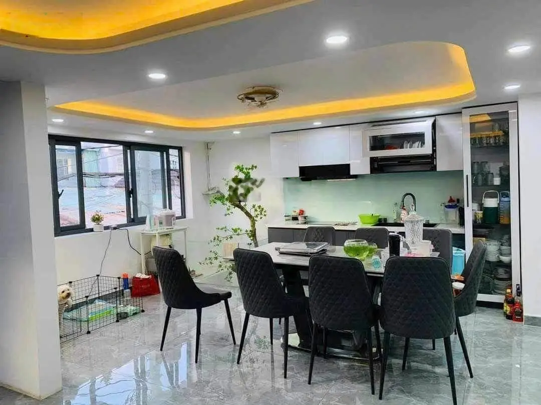 Nhà đang cho thuê 9.2 triệu. Kết cấu 1 trệt 1 lầu nằm gần bệnh viện Lê Văn Thịnh, Tp Thủ Đức