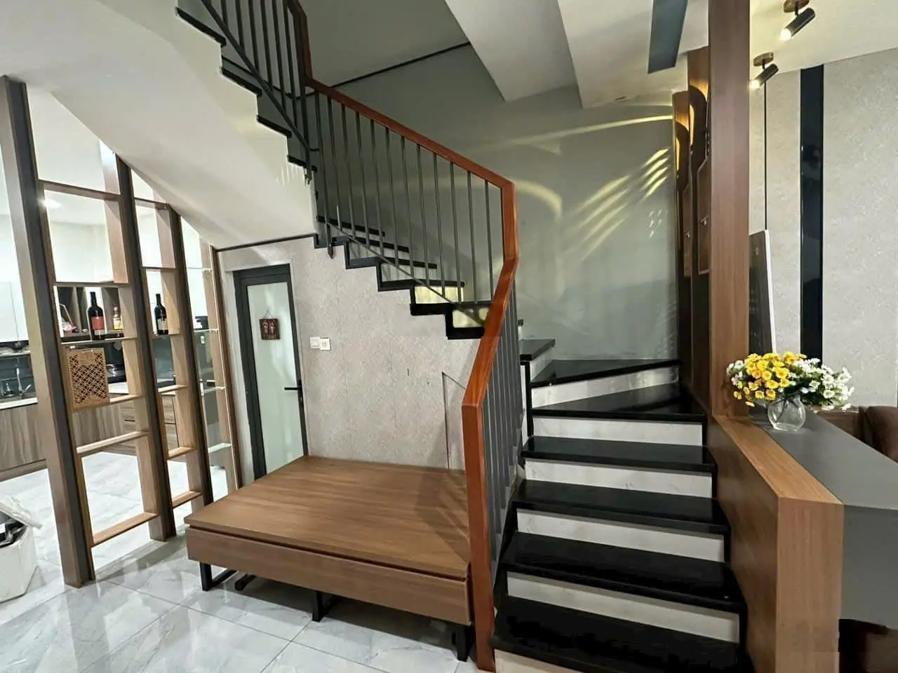 Bán gấp nhà MT Gò Dầu, Tân Quý DT 75m2 nhà mới xây bao giấy tờ SHR