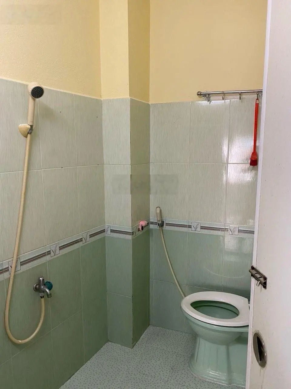 Bán gấp 2 tỷ 3xxx nhà gần bến xe tt đà nẵng, mặt tiền 6m nở hậu 6,2m