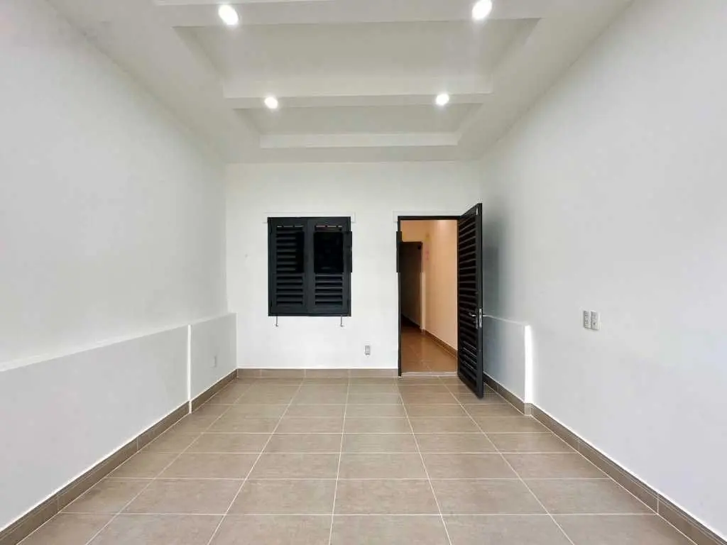Q.PN. Siêu phẩm mặt tiền KD Huỳnh Văn Bánh, 4 tầng, khu VIP kinh doanh sầm uất