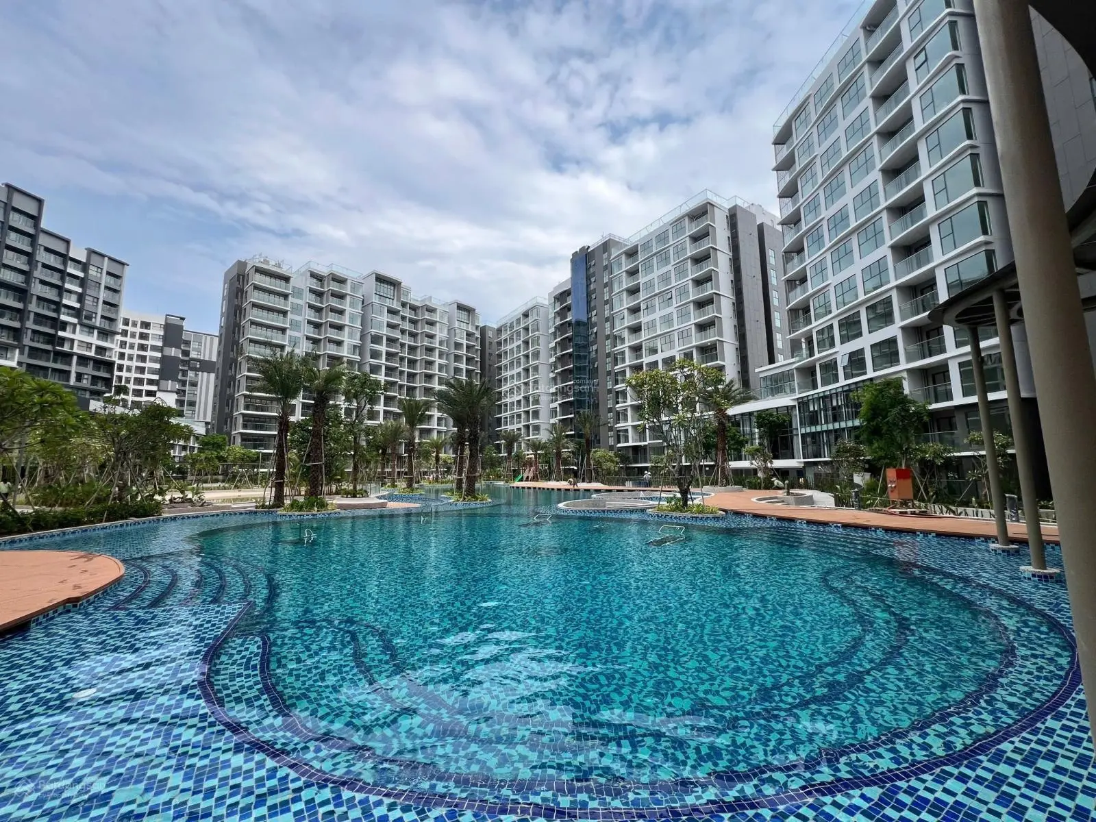 Cập nhật chương trình bán hàng khủng trong tháng 11 - Diamond Centery - dự án Celadon City!