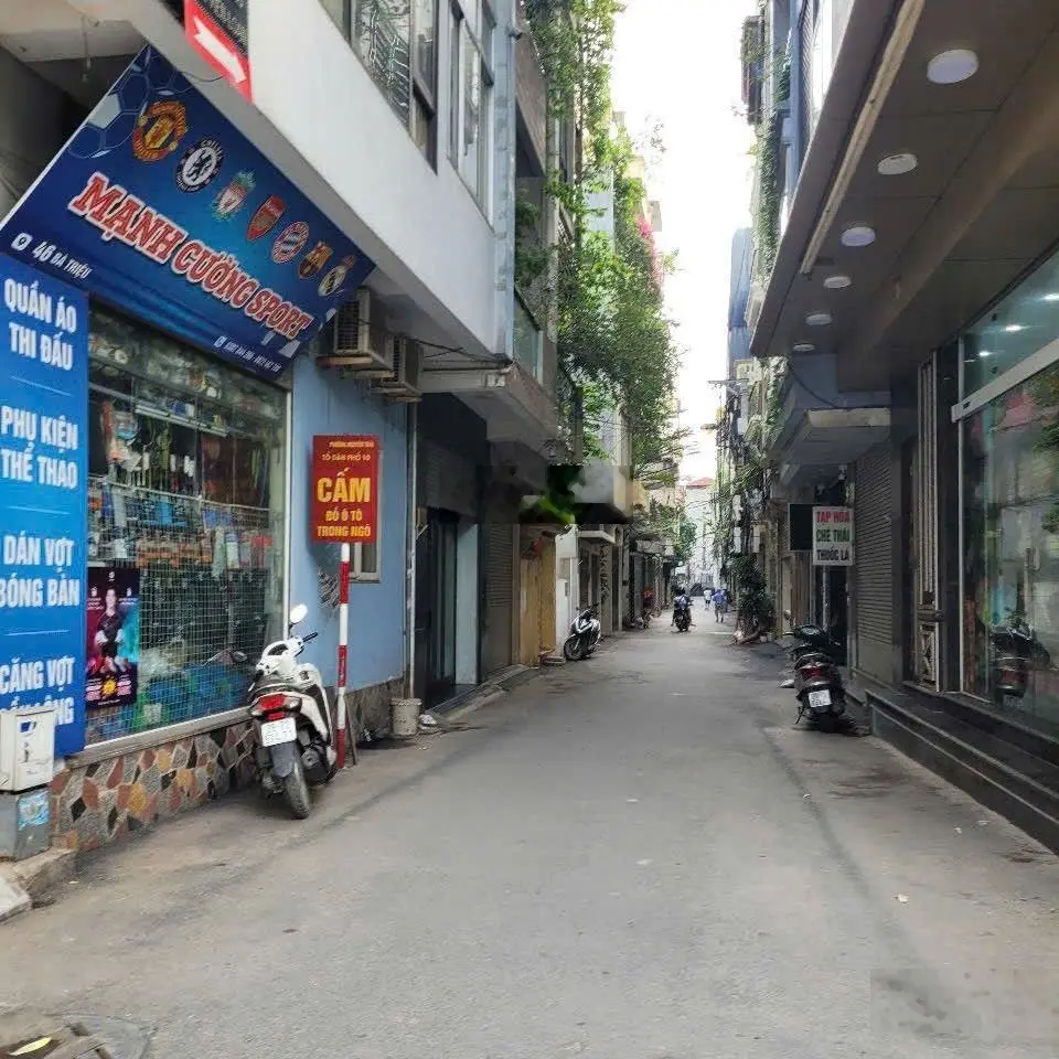 Bán nhà mặt ngõ ô tô 7.8 tỷ, DT sổ 32m2, MT 3m, trước nhà 5m, sau nhà 2m, Bà Triệu, Hà Đông
