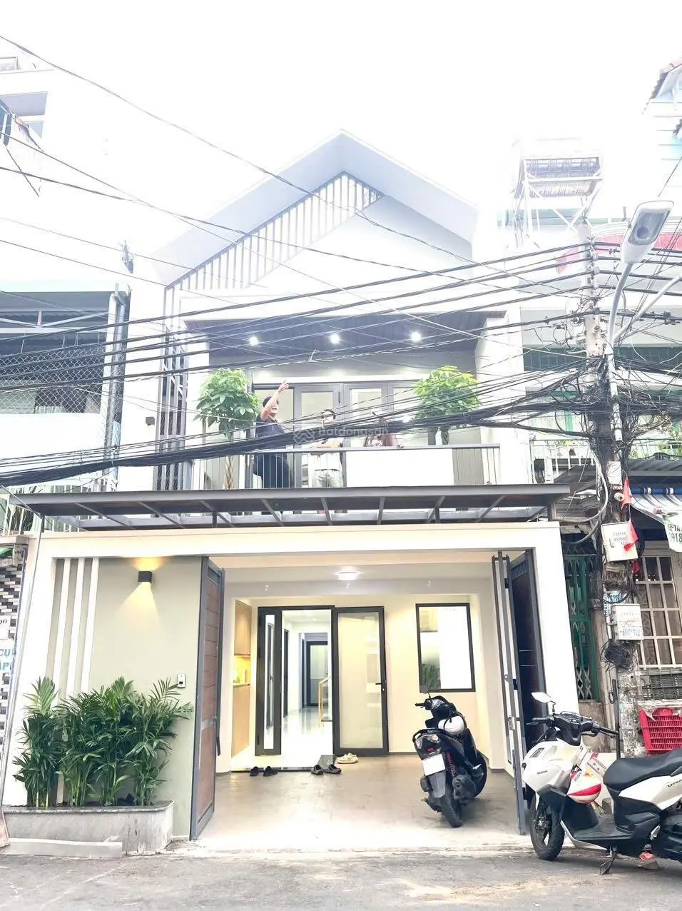 MT hẻm 12m Lê Văn Lương 5x20m 3 tầng full NT hiện đại 11tỷ4
