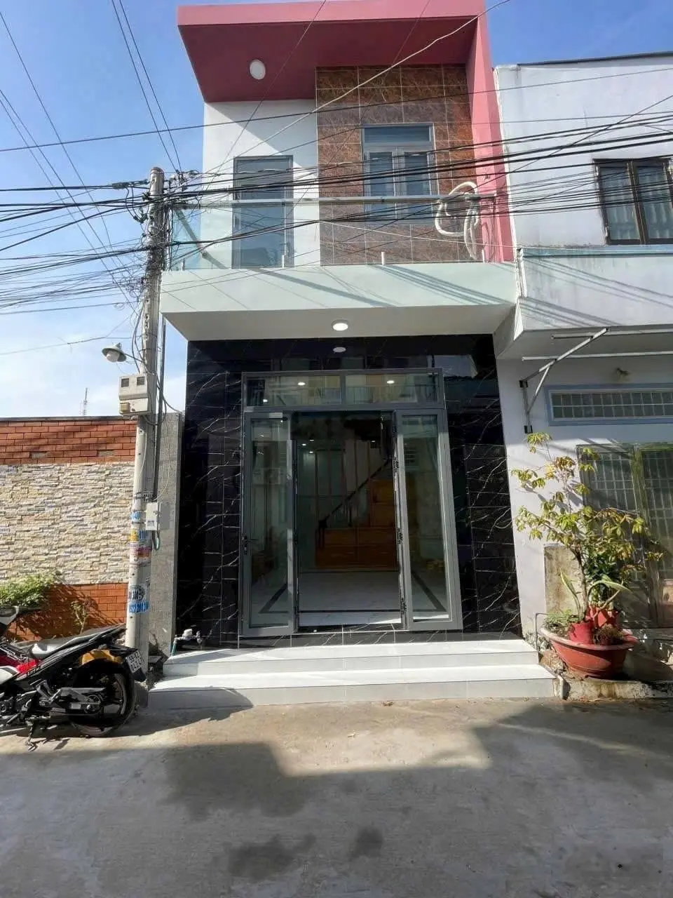 Bán nhà mới 100% hẻm ô tô thông cách UBTP chỉ 200m