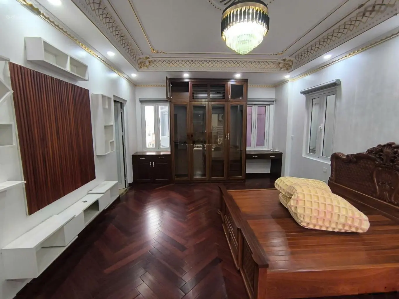 Bán nhà Tư Đình dân xây khu quân đội, nhà đẹp xuất sắc, thang máy full nội thất xịn sò, ô tô đỗ cửa