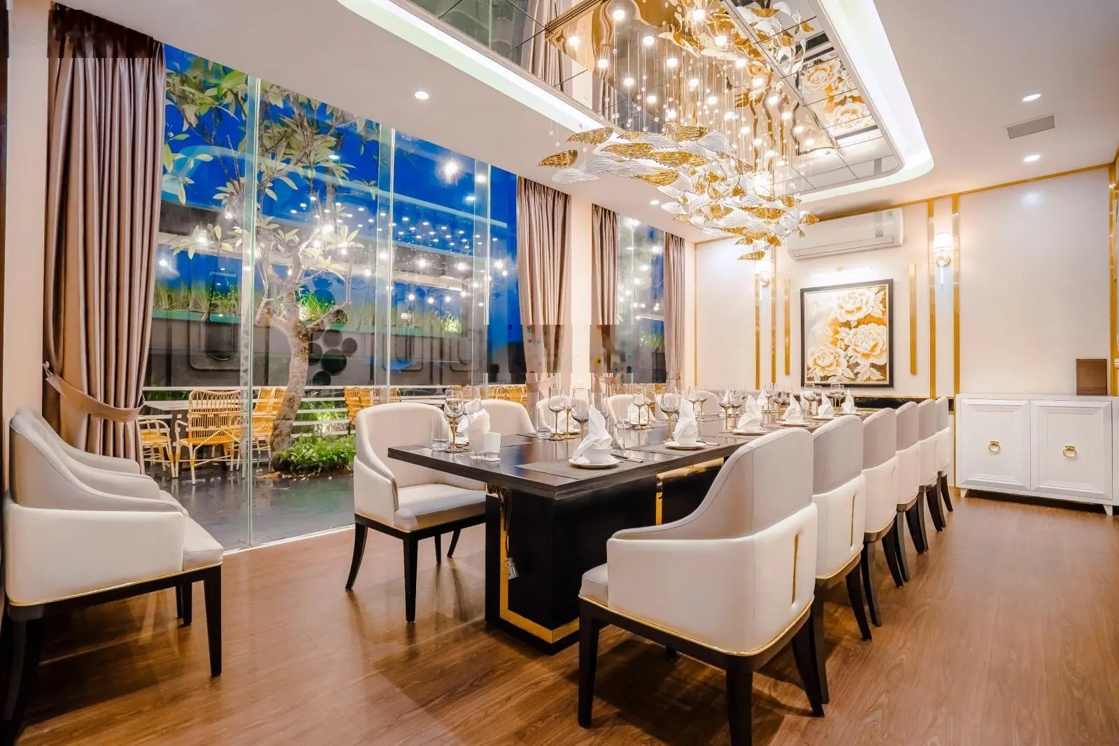 Duy nhất-Khan Hiếm! Nhà Mặt Tiền ngay Vạn Hạnh Mall Sư Vạn Hạnh, Phường 12, Quận 10.