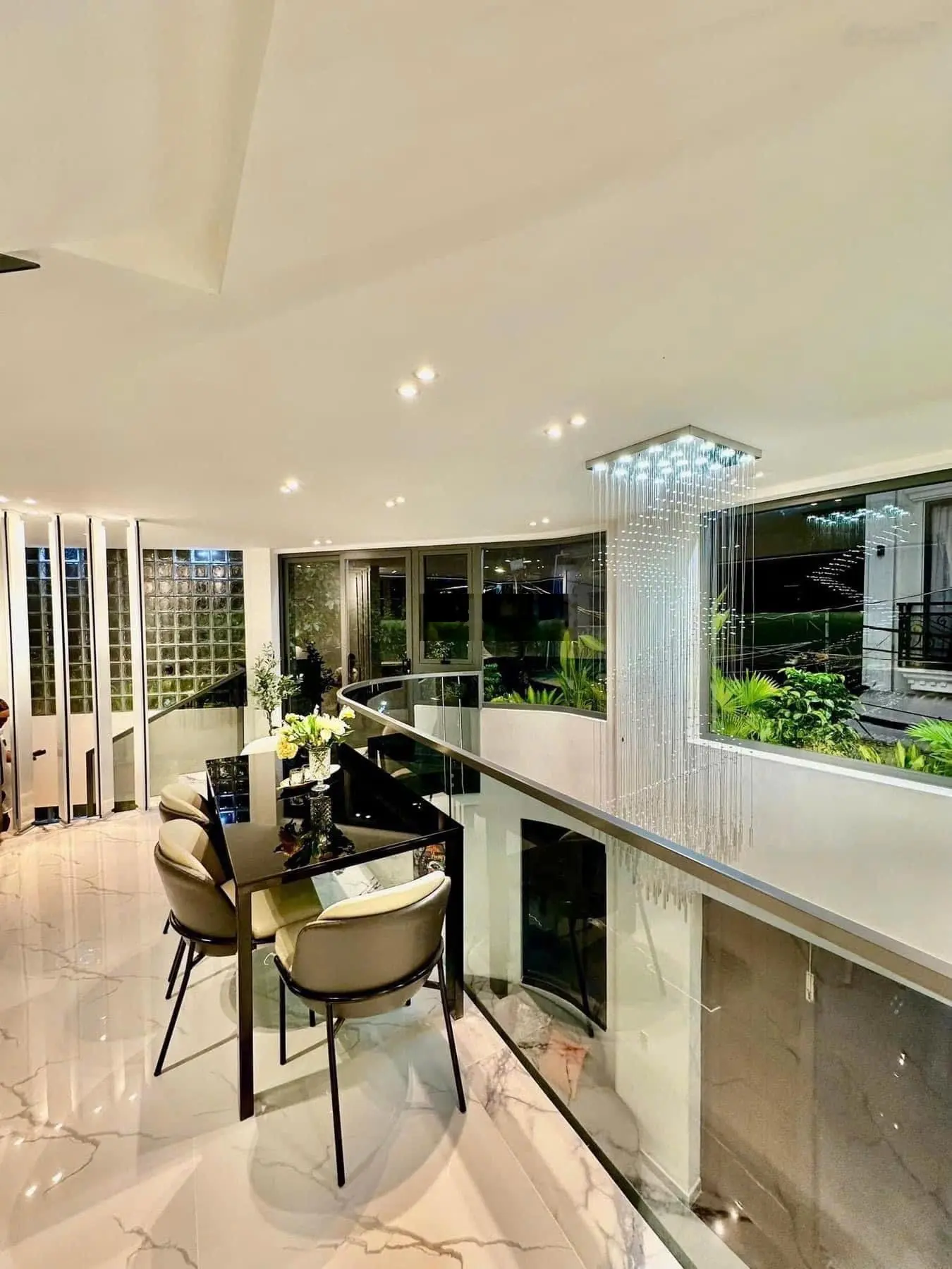 Cần tiền gấp bán nhà Bình Chánh 100m2, gần KCN vĩnh lộc, 5PN, SHR, đang cho thuê 9tr