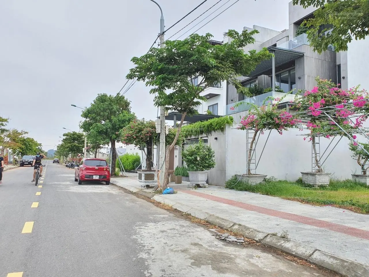 BÁN ĐẤT BIỆT THỰ ĐƯỜNG TÔN THẤT DƯƠNG KỴ , 300 M2 - HOÀ XUÂN, CẨM LỆ .