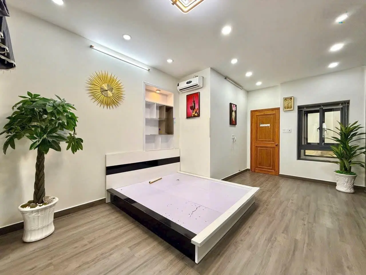 Hàng hiếm căn duy nhất Nguyễn Văn Công P3 HXH 4 tầng 4pn 3wc full nội thất