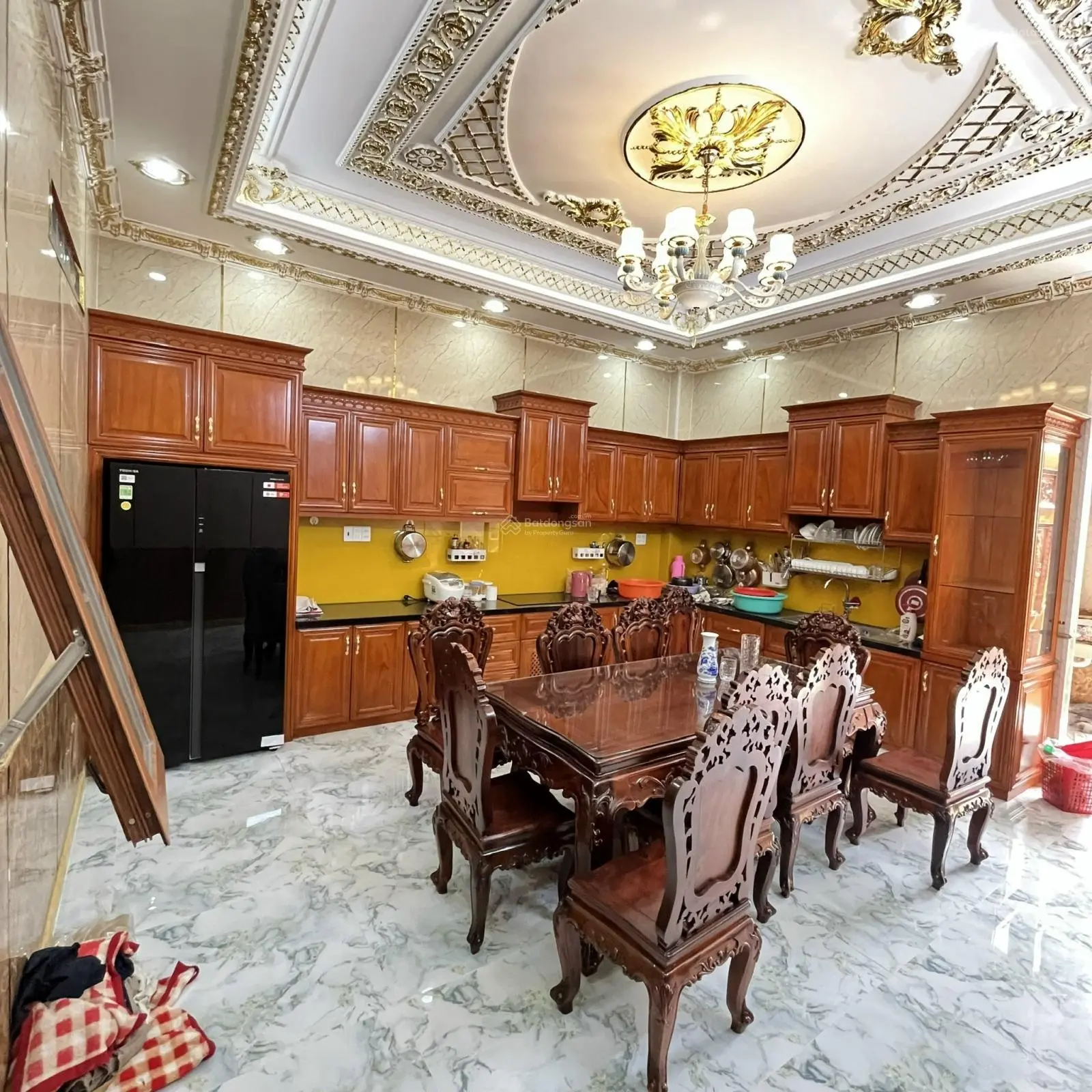 Bán Nhà 3 Lầu Hoàn Công 12pn full Nội Thất Cao Cấp Trung Tâm Tp Thuận An Bình Duong