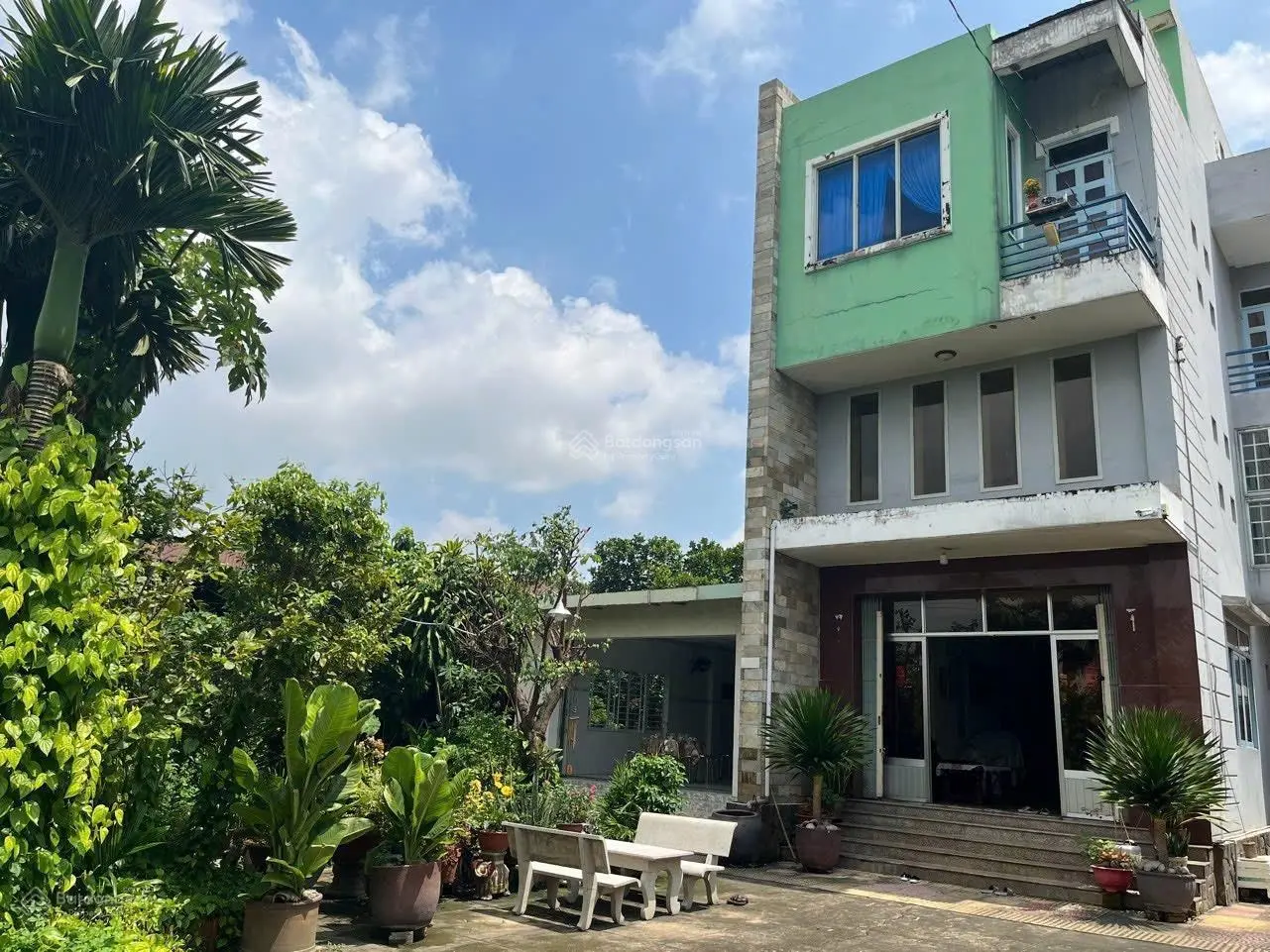 CHỦ THIỆN CHÍ BÁN HẠ 4tỷ CÒN 10TỶ Chủ mong muốn bán nhà vườn P Tân Vạn. Diện tích sổ 1032m2 .