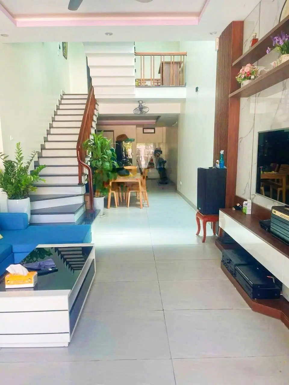 HOT HOT BÁN GẤP CĂN NHÀ 3 TẦNG Đẹp tại Phường Đông Thọ, TP Thanh Hóa, Tỉnh Thanh Hóa