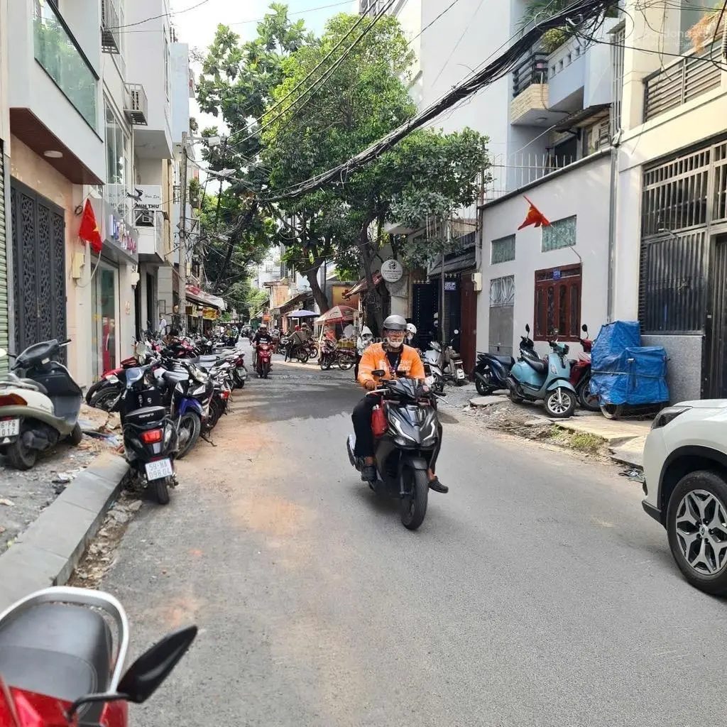 Bán nhà riêng tại Đường Hoàng Hoa Thám, Phường 13, Tân Bình, Hồ Chí Minh, giá ưu đãi 10,8 tỷ, 50m2