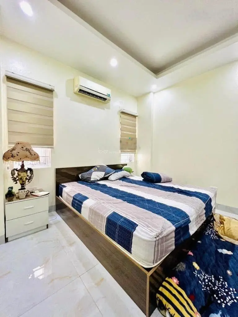 Bán NR phố Bạch Mai, 3,55 tỷ, 22m2, 4 tầng siêu xịn