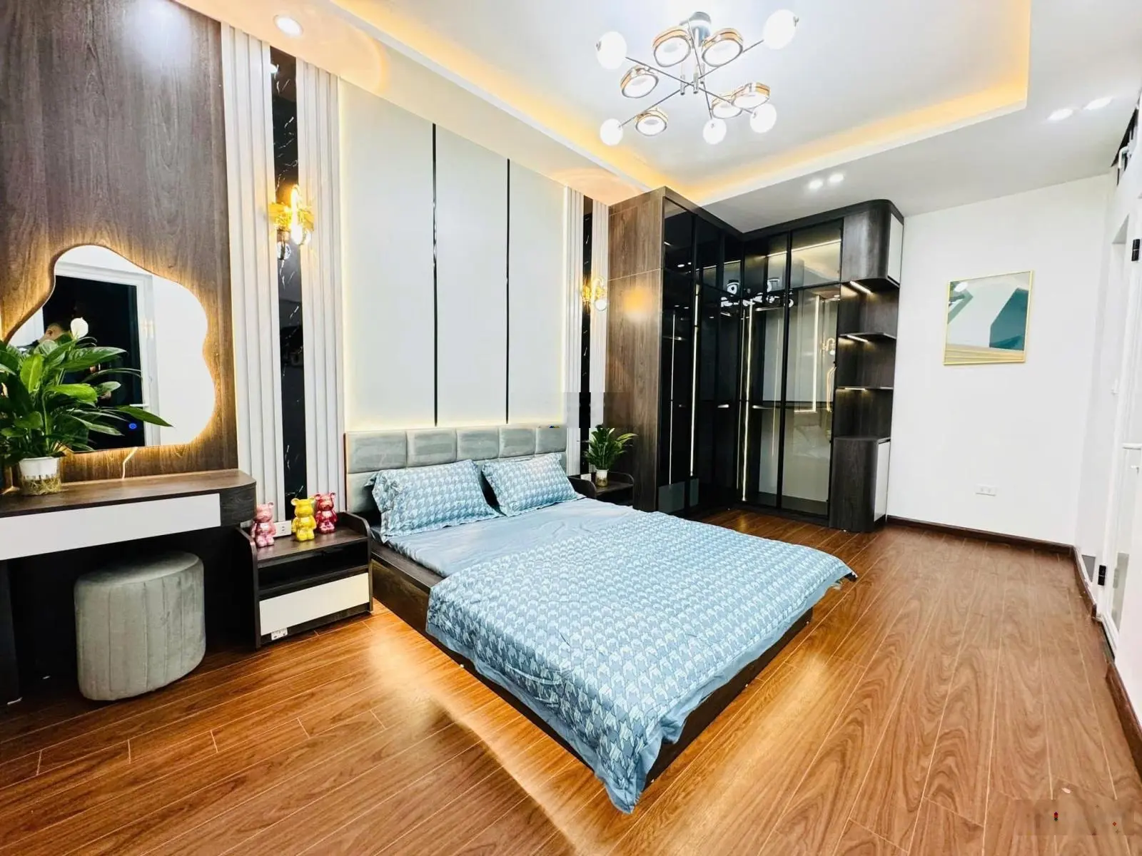 Bán nhà hiếm ở Thụy Khuê, Tây Hồ. 29m2T1/ 32m2 T2, 5 tầng, MT 5m, 7.68 tỷ. Lô góc, ngõ ô tô, kd