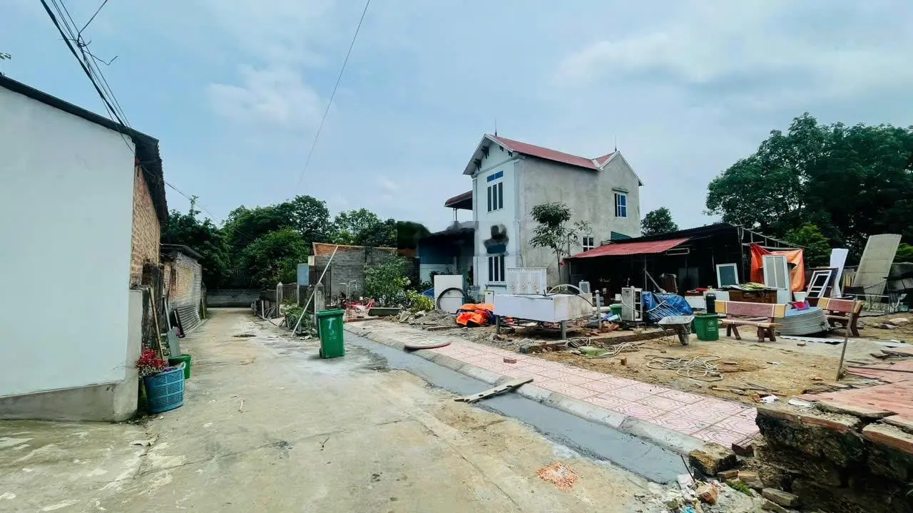 Bán đất tặng nhà 2 tầng DT 234,9 m2 giá 3,5 tỷ tặng kèm bộ thiết kế cải tạo thành biệt thự sân vườn