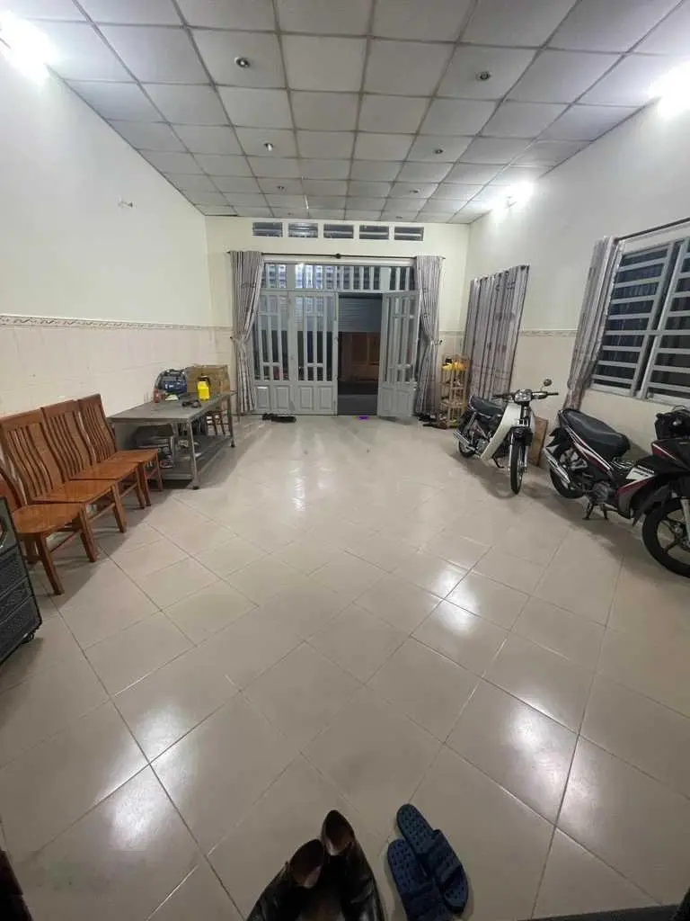 Bán nhà 6,4 x 26m, mặt tiền Tống Văn Hên, giá cực tốt không thể rẻ hơn