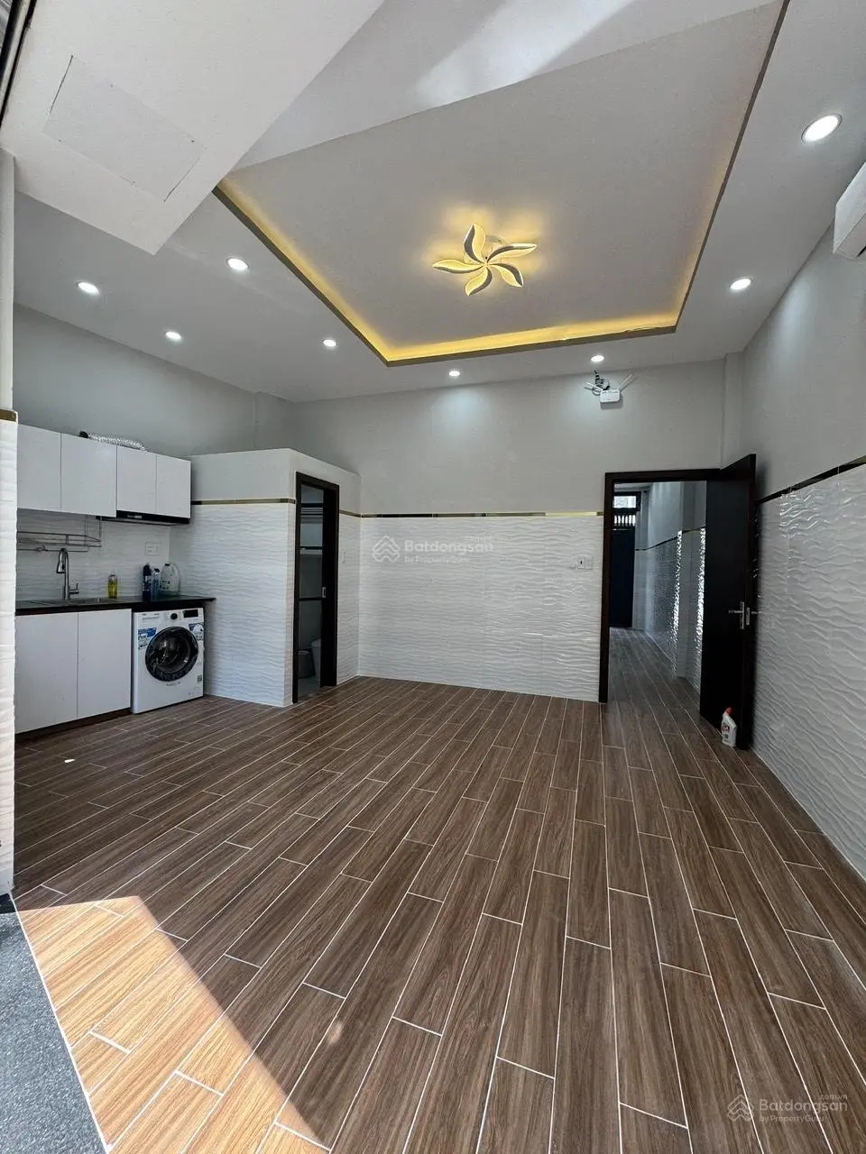 Bán nhà riêng giá siêu hời tại Hàn Hải Nguyên, 8,9 tỷ, 56m2, 7PN, 7WC, 4 tầng, Q11, HCM