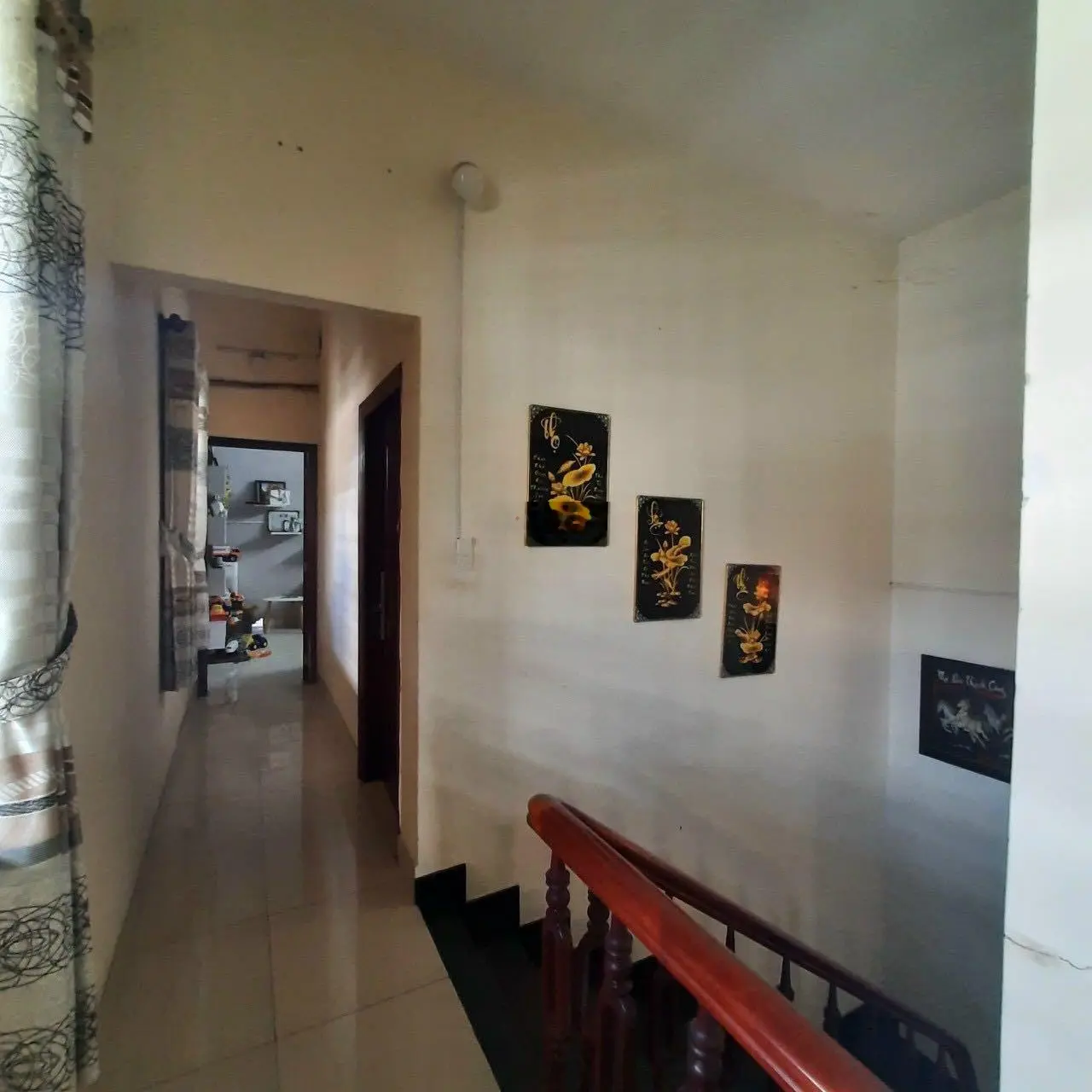 Hàng thơm. Giá siêu hạt rẻ. Nhà gần Vincom TP. Dĩ An. DT: 172m2 lầu trệt 5 phòng ngủ. Giá: 4,8 tỷ