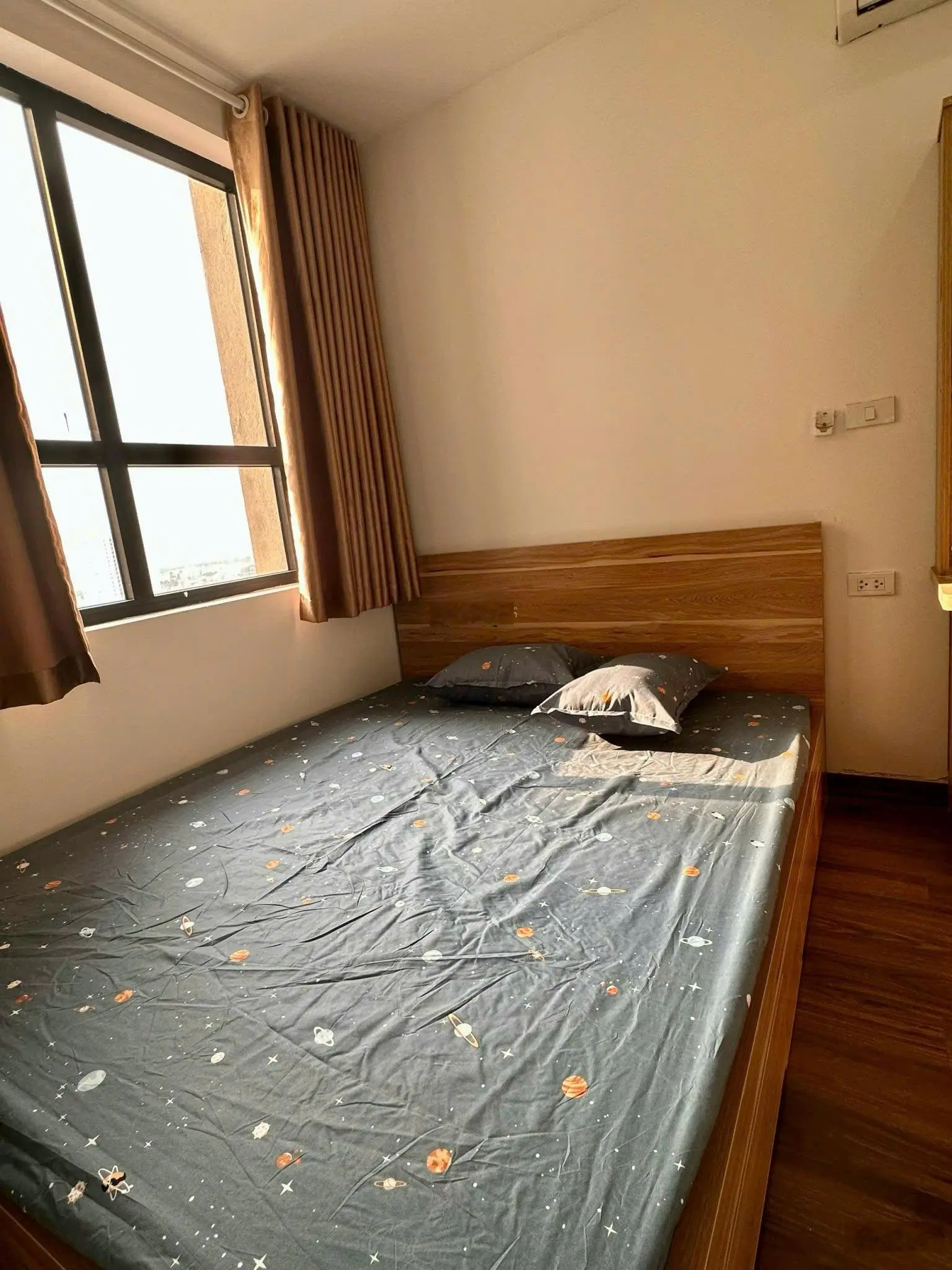 Cần bán căn hộ chung cư Thành Phố Giao Lưu 2 PN - 74m2 căn góc full đồ giá 4 tỷ bao phí