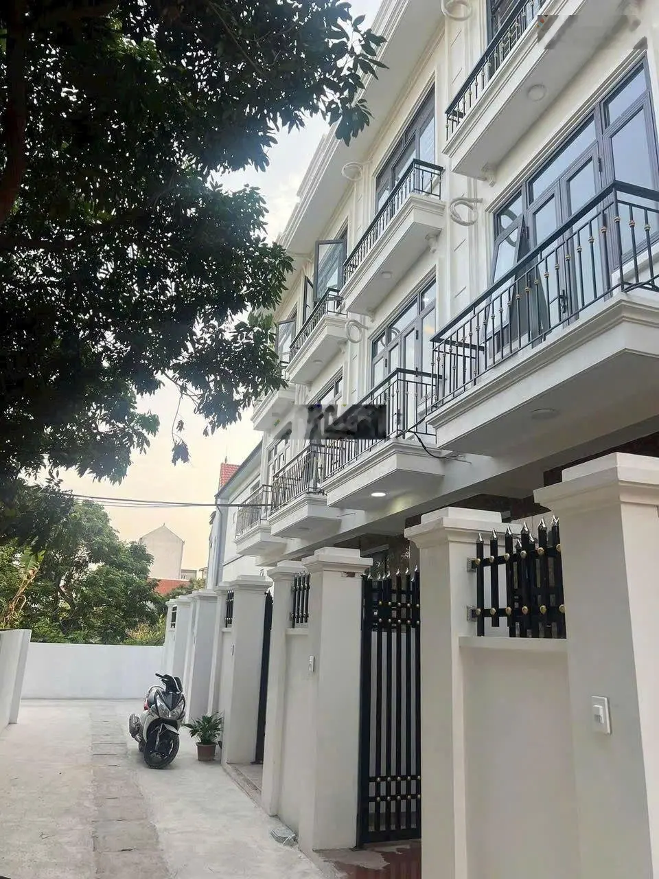 Bán nhà 50m2x3T 10 phút ra Penika Tố Hữu.