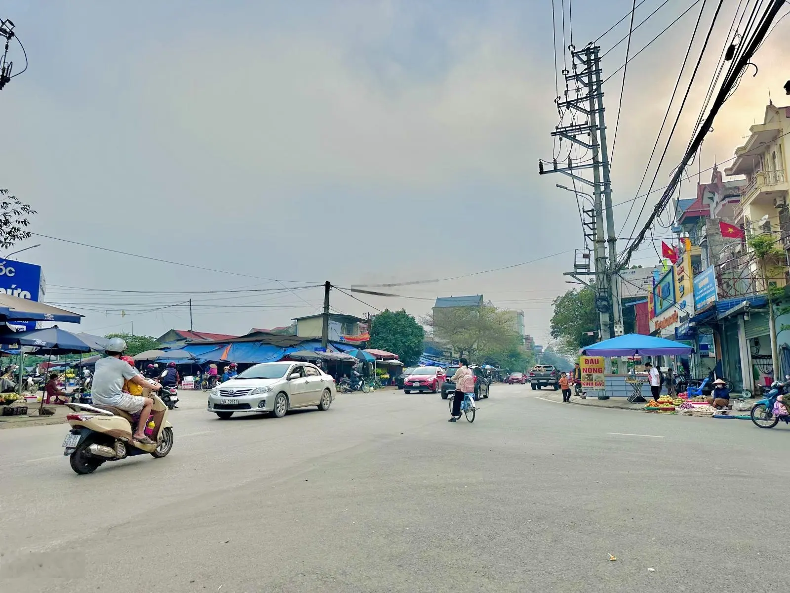 Lô đất gần chợ dốc Hanh - mặt đường Gang thép