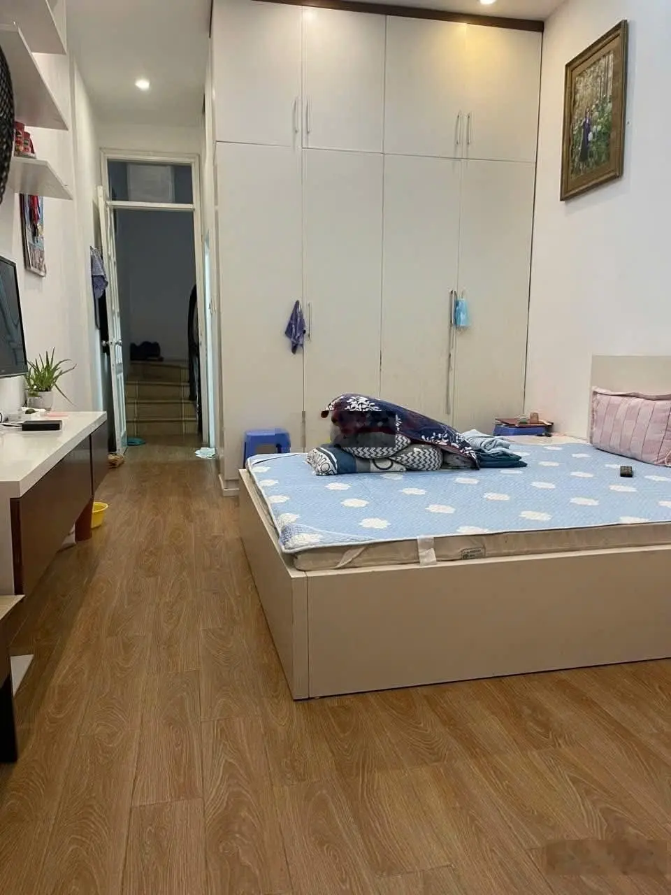 Bán gấp siêu phẩm Hào Nam mặt ngõ thông - kinh doanh đỉnh - lô góc 2 thoáng - ô tô tránh