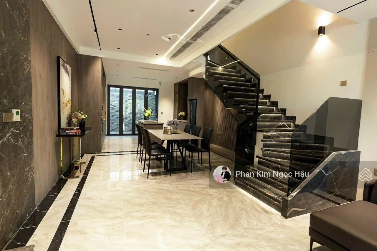 Bán căn nhà Mỹ Gia Gói 8 KVG The Capella view trực diện hồ bơi và nội thất nhập ngoại