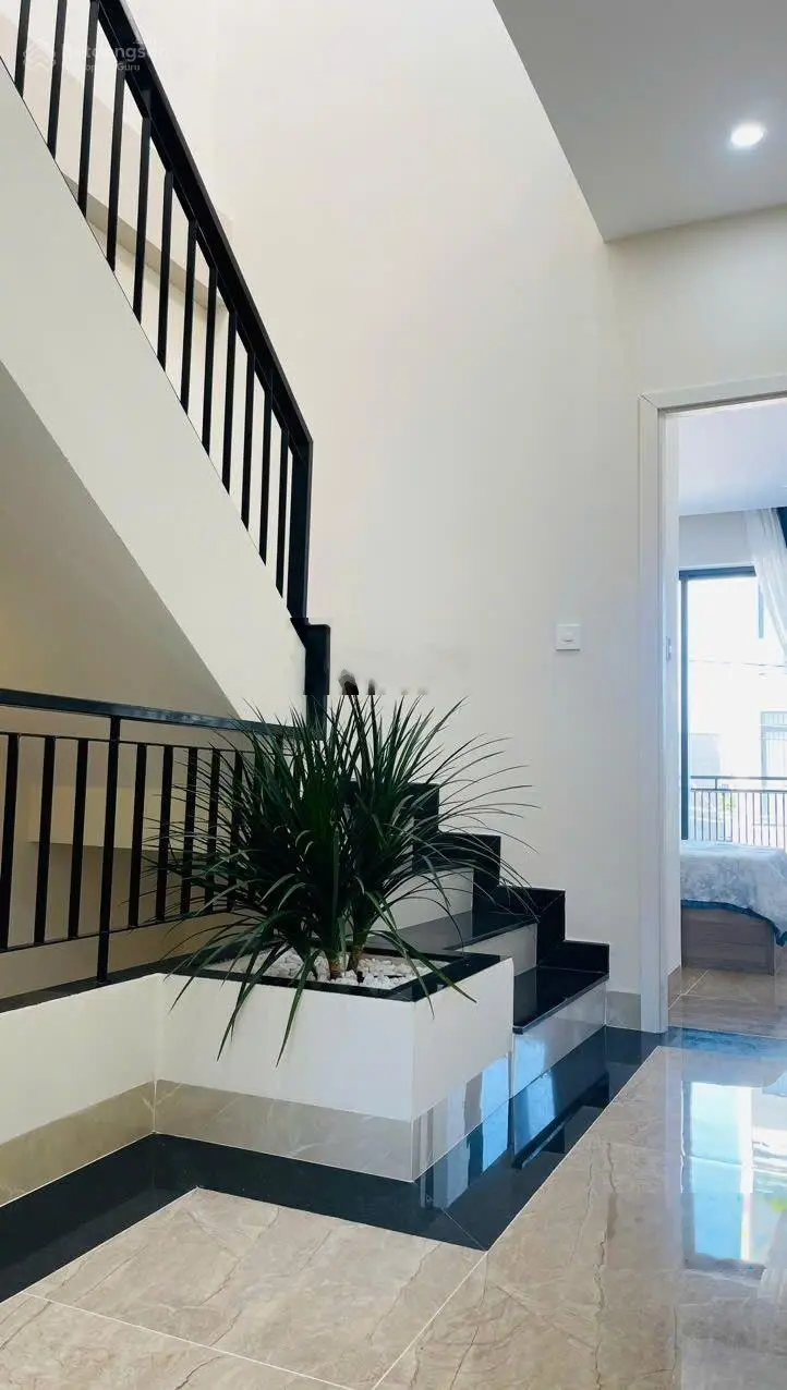 Bán nhà mới khu tái định cư p10 . Đường rộng 13 . Vỉa hè