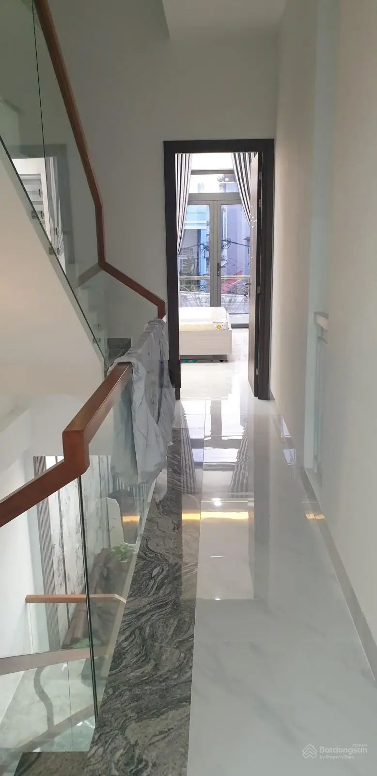 Nhà đẹp Hiệp Bình Chánh, 4 tầng, 110m2 (4x27m), hẻm oto tránh, sổ hồng riêng, 8.8 t.y