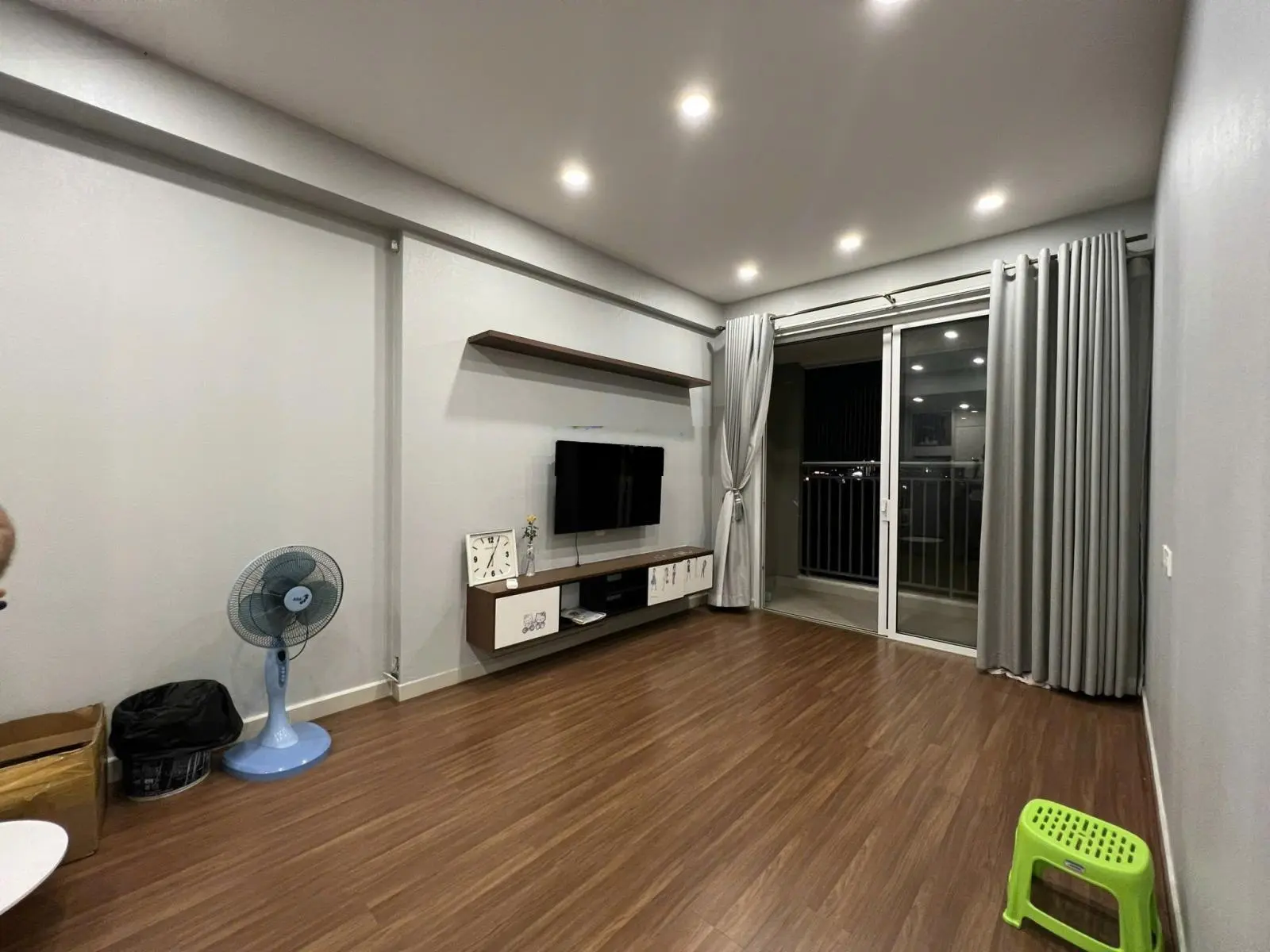 Bán Căn hộ Golden Mansion , 3PN , 2WC , Full Nội Thất , View Phổ Quang Giá : 5 Tỷ 480 thương lượng