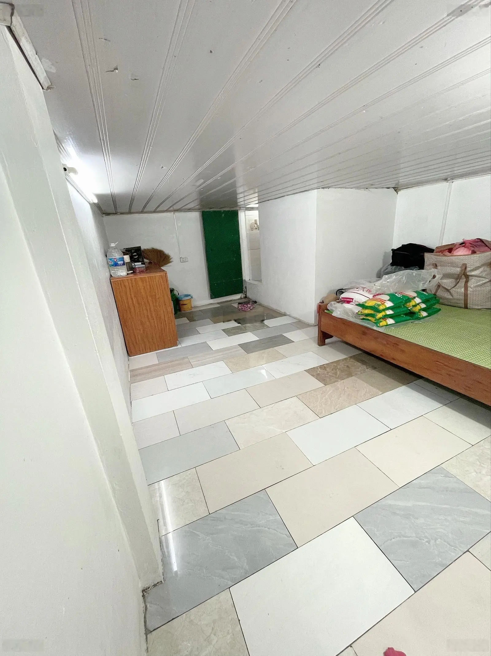 900tr , Nguyễn Văn Giáp , 70m2 , 3 ngủ , trước nhà 3m , cực hiếm . ĐT : 0985 387 ***