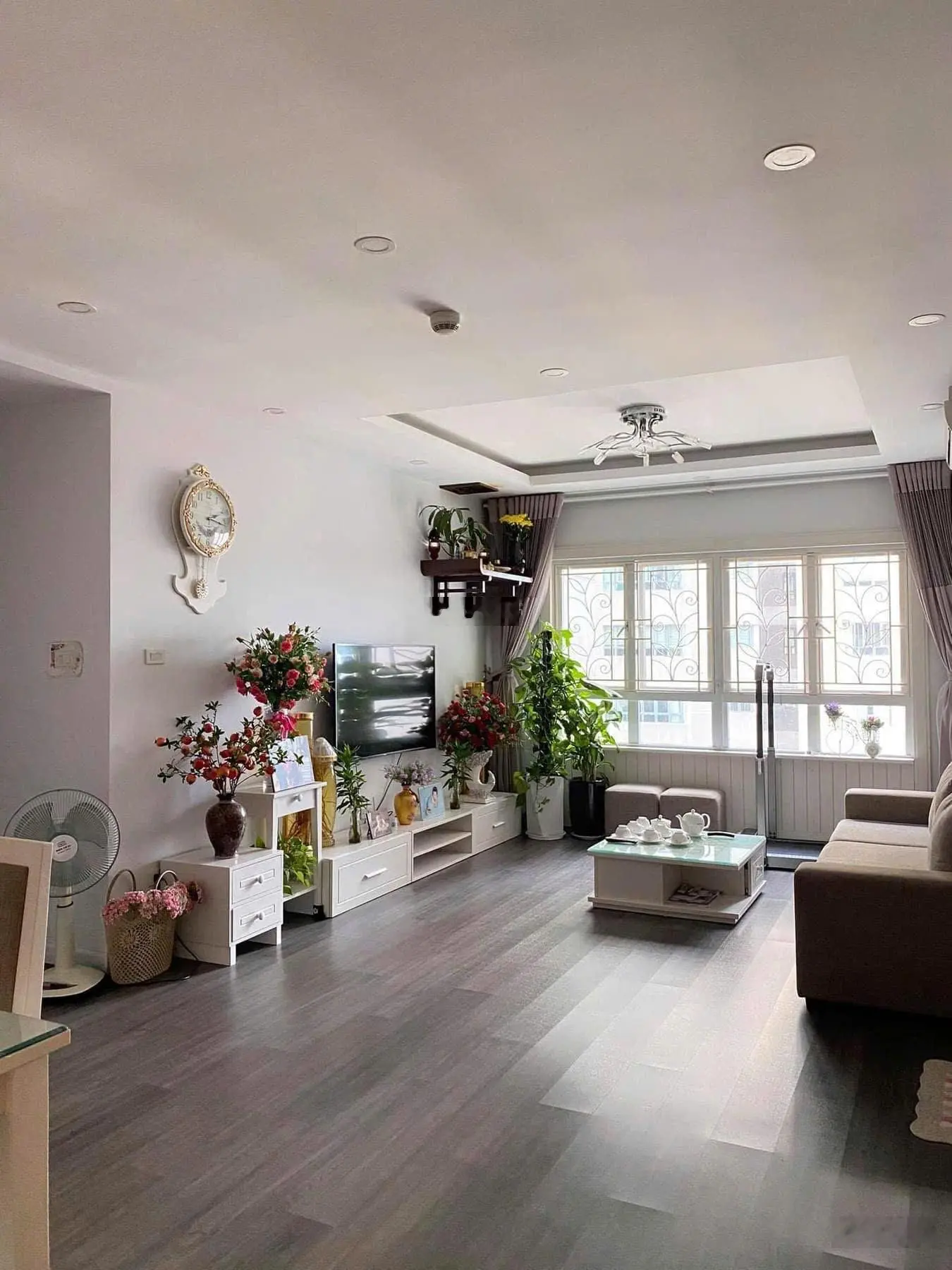 Cần bán căn hộ MULBERRY LAND dt90m (2N2W) Giá 5,86 tỷ Sẵn sổ, full nội thất Lh 0948 886 ***