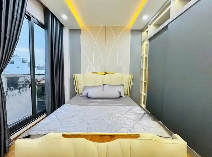 Kẹt tiền bán gấp nhà ngay mặt tiền Đường Cao Thắng-P.3-Quận 3.Giá 3tỷ760/80m2.Đang cho thuê 26triệu