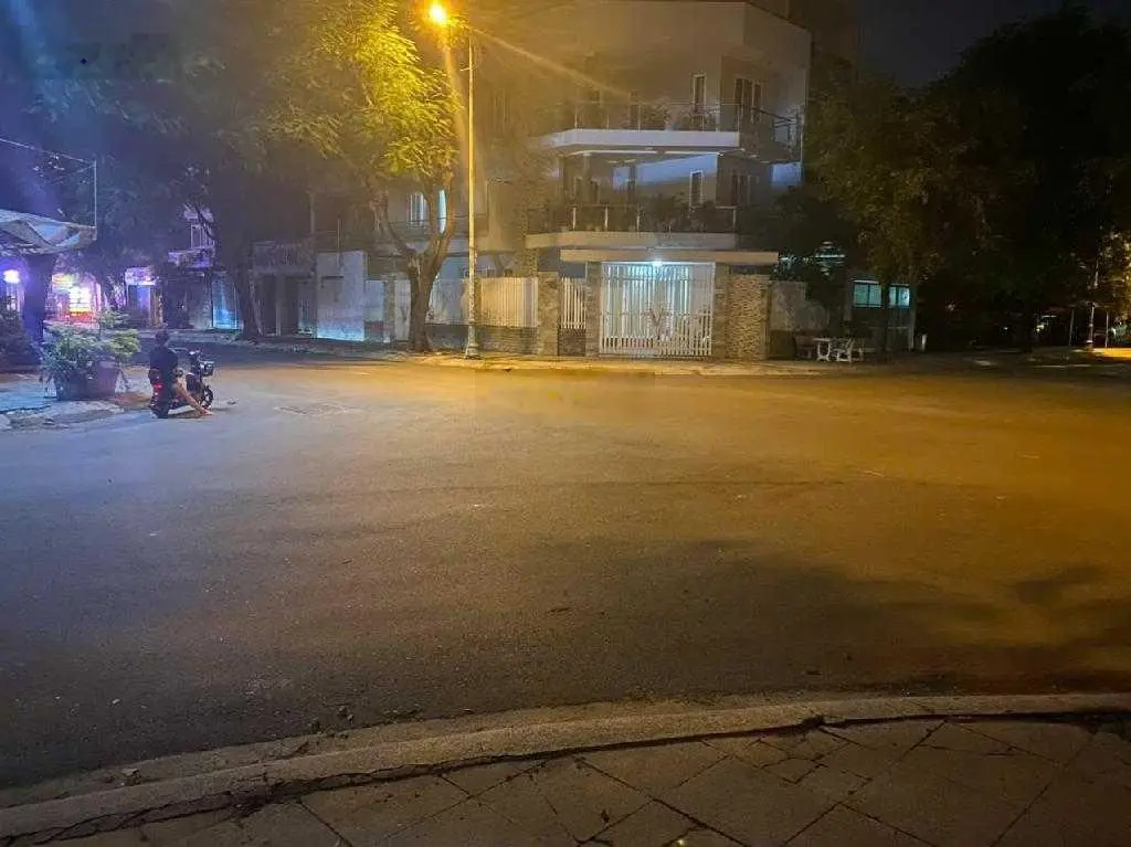 BÁN BIỆT THỰ 3 TẦNG KHU ĐÔNG THỦ THIÊM, DÒNG TIỀN 5000USD/THÁNG, 8X24; CHỈ 28 TỶ.