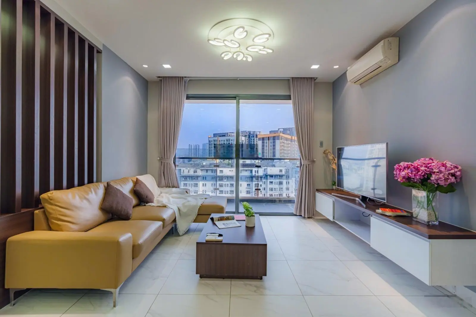 Bán căn hộ Grand riverside - Quận 4 ( 107m2 - 3pn - 2wc) . Giá 5,8 tỷ