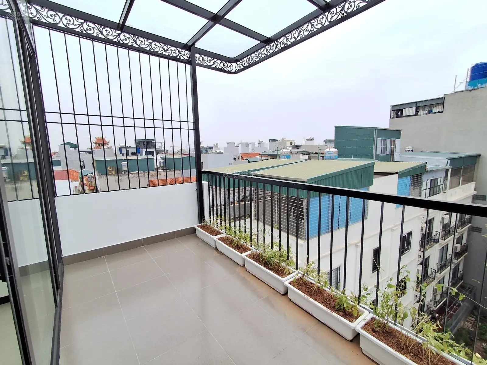 Bán nhà Cổ Linh - phân lô - full nội thất - gần Aeon - gara - 6 tầng - thang máy - nhỉnh 9 tỷ