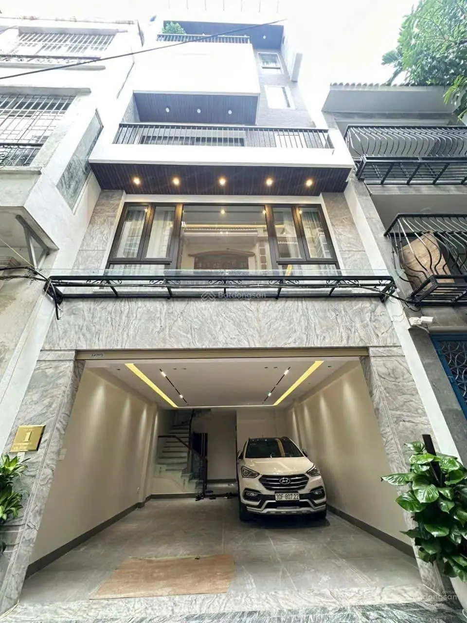 Bán nhà phố Ái Mộ - phân lô - lô góc - gara - full nội thất - 5 tầng - 65m - nhỉnh 11 tỷ