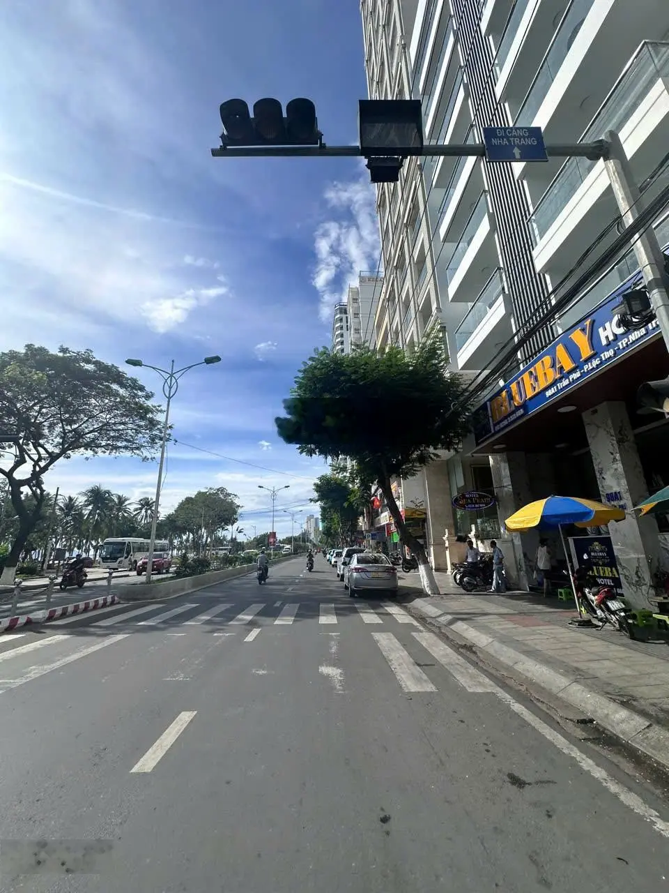 Bán nhà 4 tầng hẻm ô tô 98B Trần Phú cách Biển chỉ 20m