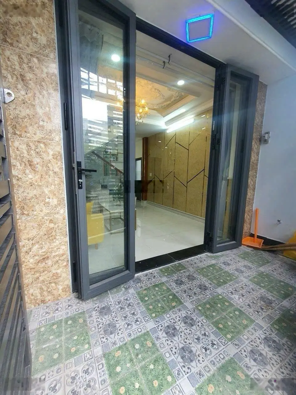 Cần bán gấp nhà hẻm 1806 TT Nhà Bè. DT: 4 x 9m, 1 lầu, 2 phòng ngủ, 2 WC, ban công view đẹp