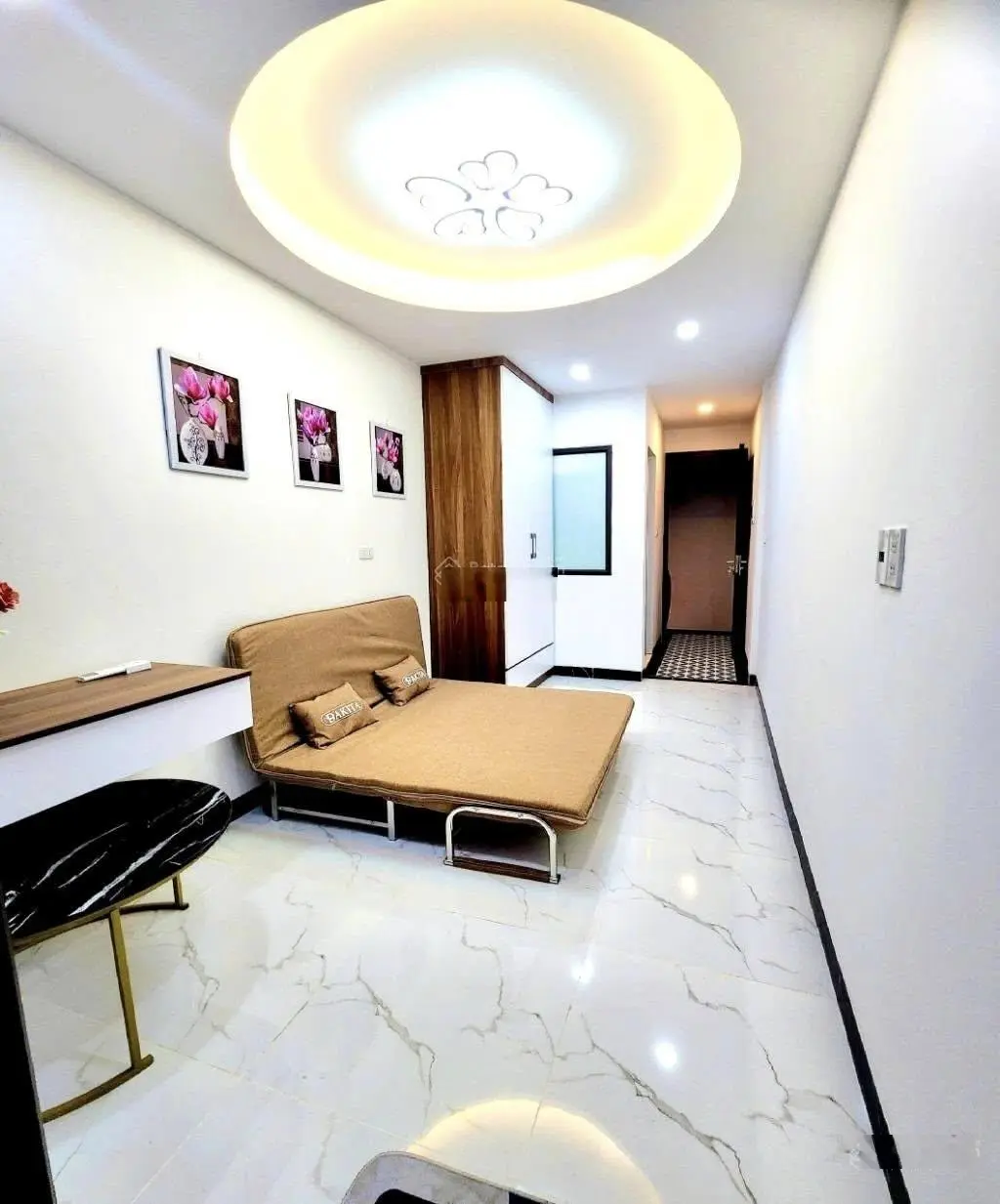 Phố Hàng Chuối, hiếm nhà bán, 5 tầng đẹp lung linh, 15m ra mặt phố, 6 tỷ hơn