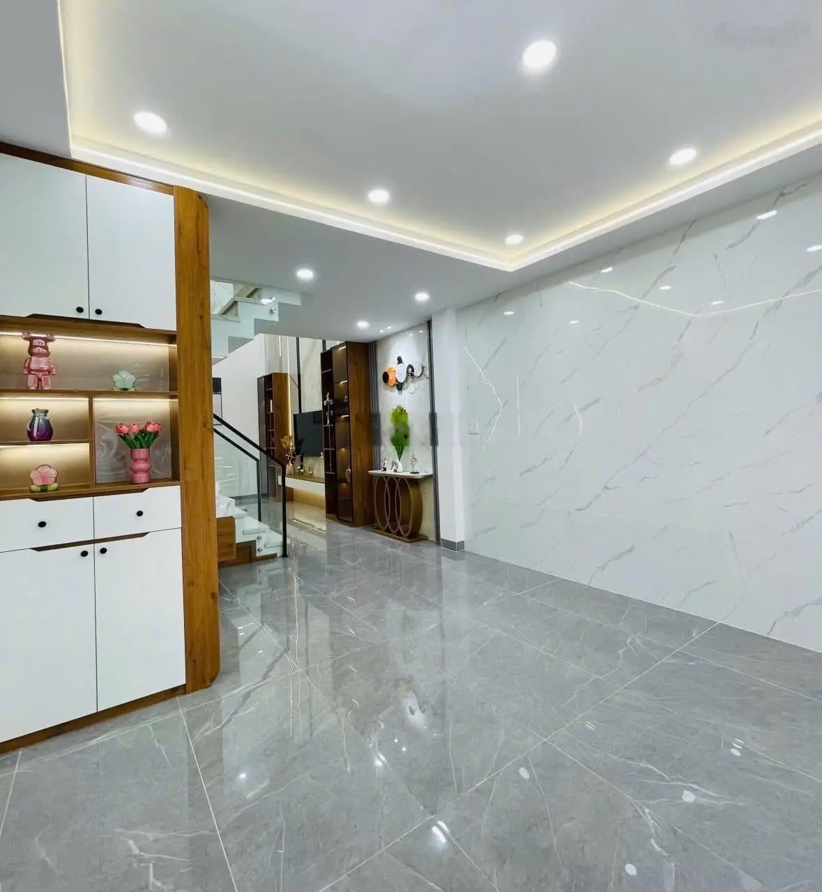 950tr sở hữu ngay nhà mặt tiền đường 16m gần chợ bình chánh , đang cho thuê 8 triệu 1 tháng