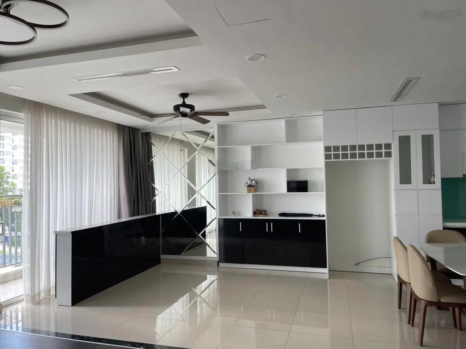 Bán Căn hộ Golden Mansion, 3PN, căn góc, 86m2, full nội thất, giá: 5 Tỷ, liên hệ: 0908 435 ***