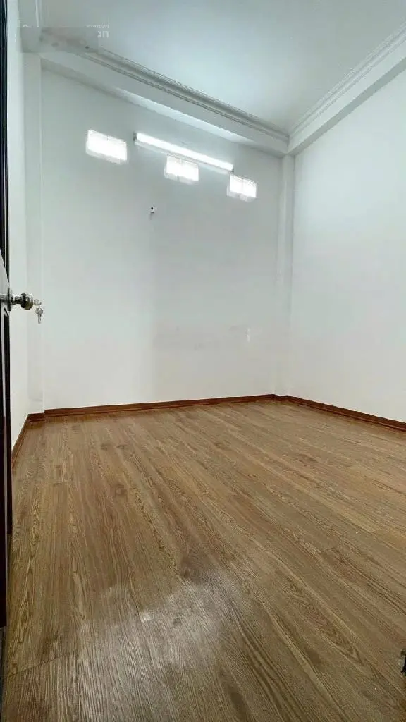 Bán nhà ngang 4 - 4PN - 36m2 - Giá 3.75 tỷ - Hẻm Chuyên Dùng Chính Q7