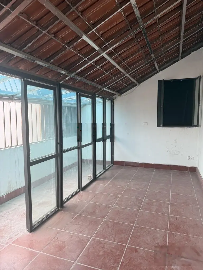 Bán nhà - Lạc Long Quân - Cầu Giấy - thang máy - ô tô vào nhà - phân lô - khu ở