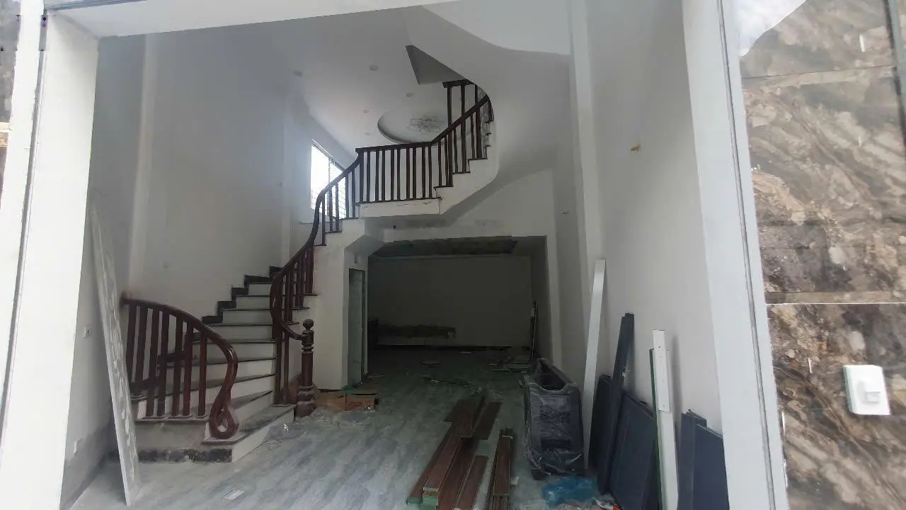 Bán nhà Hoàng Mai, lô góc, ô tô vào nhà, view hồ Linh Đàm, 37m2, giá tốt 6,8 tỷ